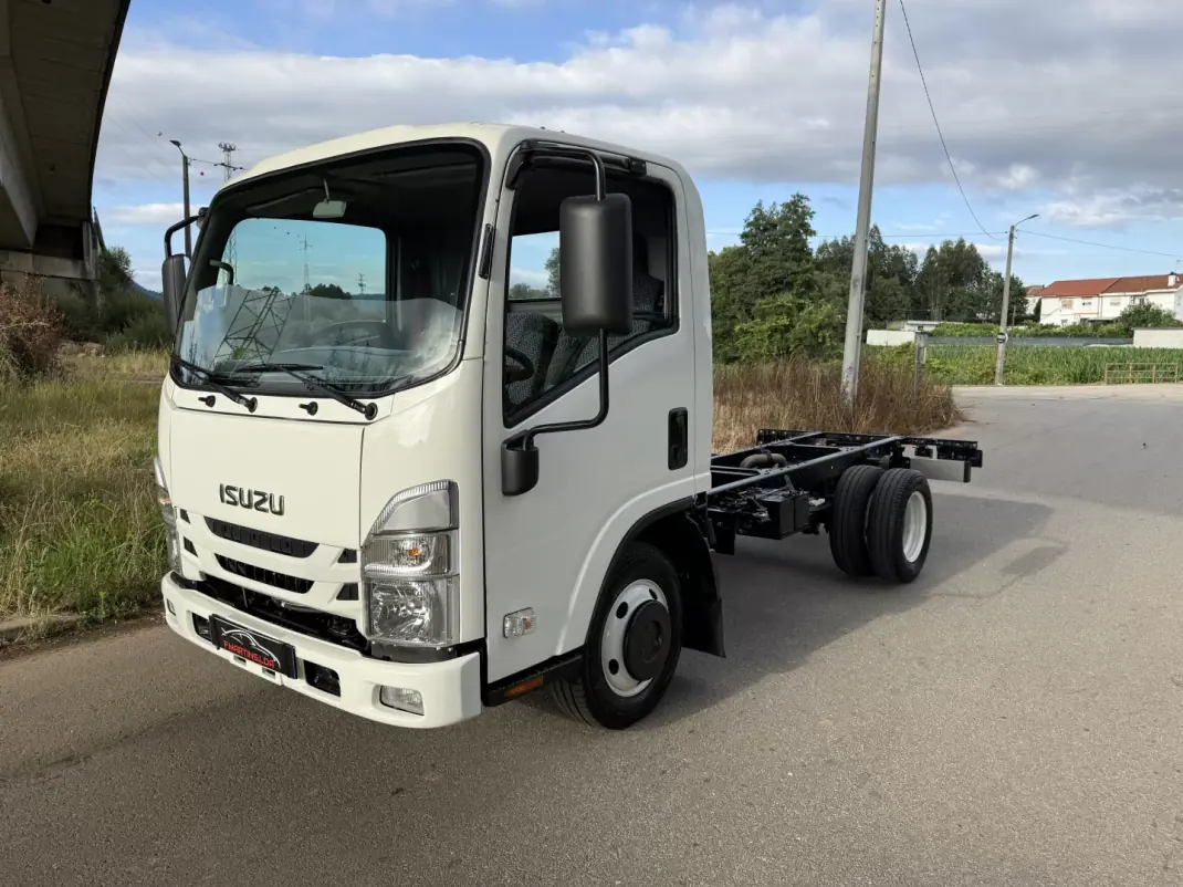 Isuzu 2024 - 28390 EUR, 19000 km - AUTO.MOTO.pt - 19000km - foto 1 de 26