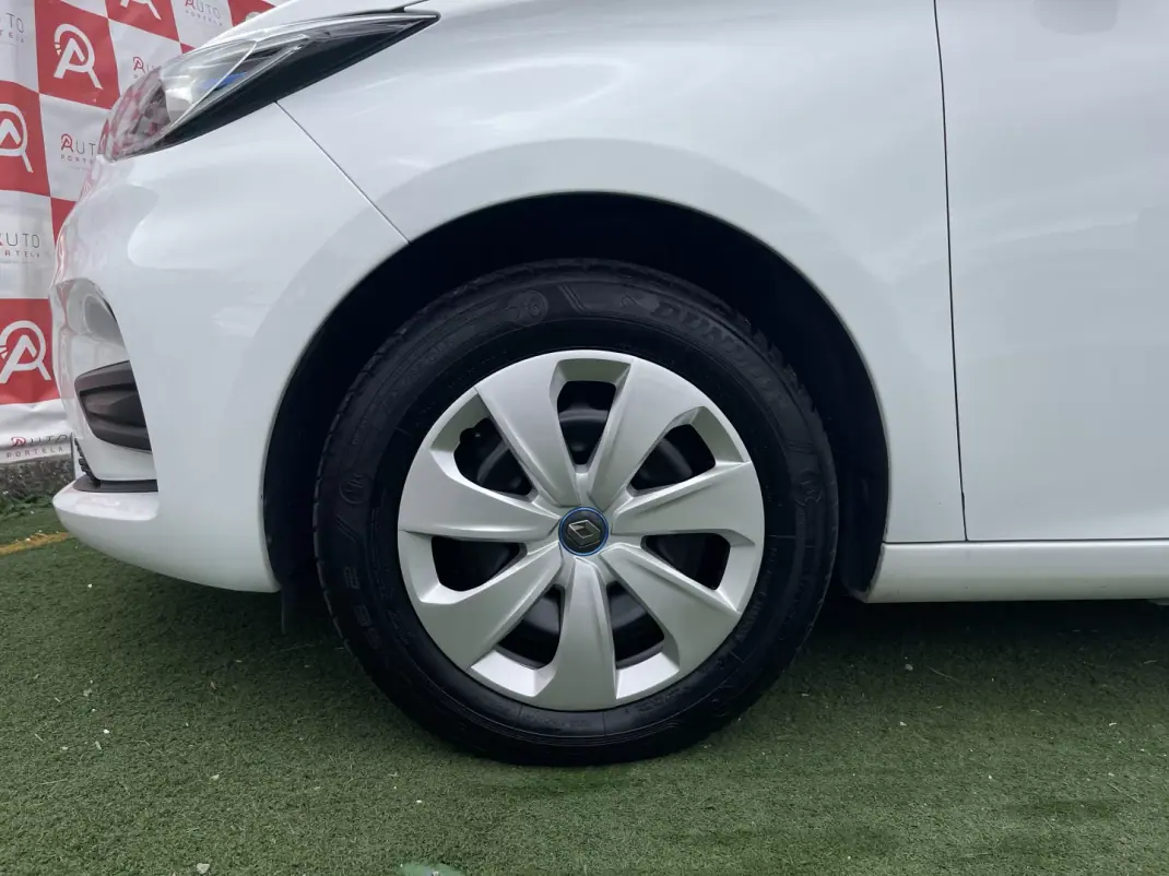 Renault Zoe 2020 - 14990 EUR, 69000 km - AUTO.MOTO.pt - 69000km - foto 7 de 23