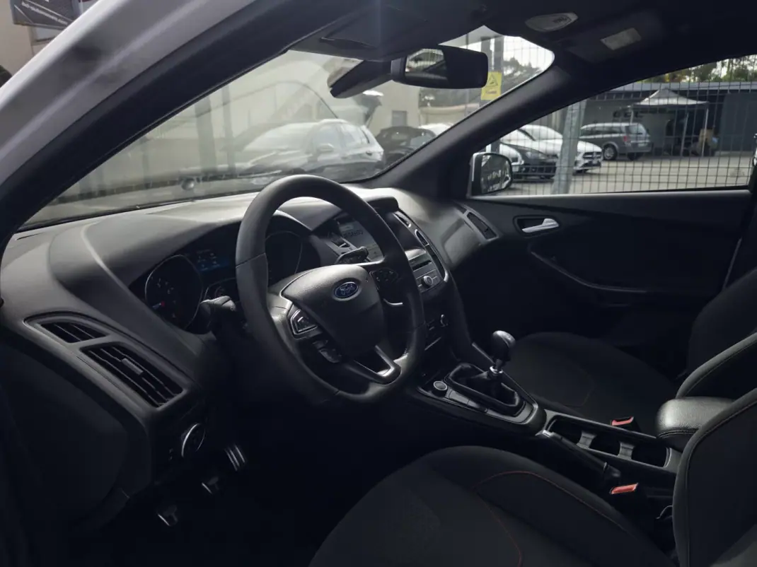 Ford Focus 2017 - 12990 EUR, 79000 km - 79000km - foto 14 de 16