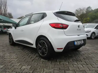 Renault Clio 2017 - 11990 EUR, 81000 km - 81000km - foto 5 de 24