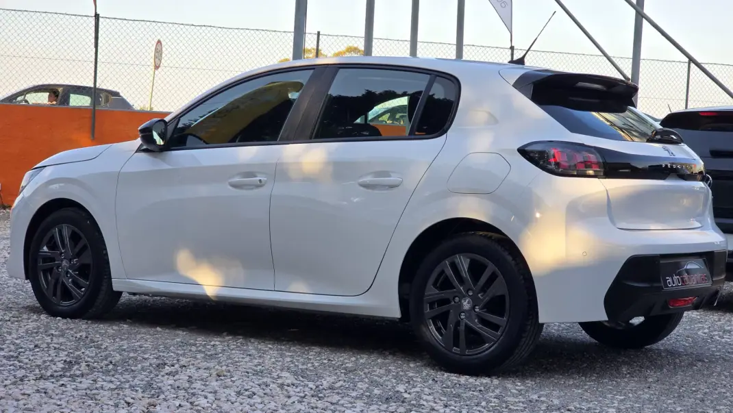 Peugeot 208 2021 - 13850 EUR, 39550 km - AUTO.MOTO.pt - 39550km - foto 7 de 21