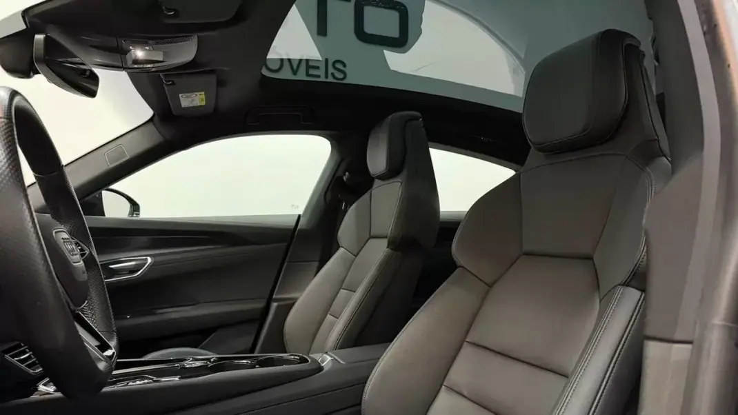 Audi e-tron GT 2022 - 57990 EUR, 59200 km - AUTO.MOTO.pt - 59200km - foto 17 de 28
