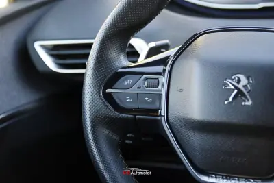 Peugeot 3008 2017 - 21500 EUR, 110000 km - AUTO.MOTO.pt - 110000km - foto 26 de 34