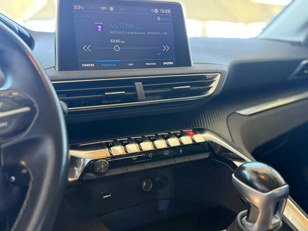 Peugeot 3008 2018 - 18900 EUR, 104582 km - AUTO.MOTO.pt - 104582km - foto 17 de 33