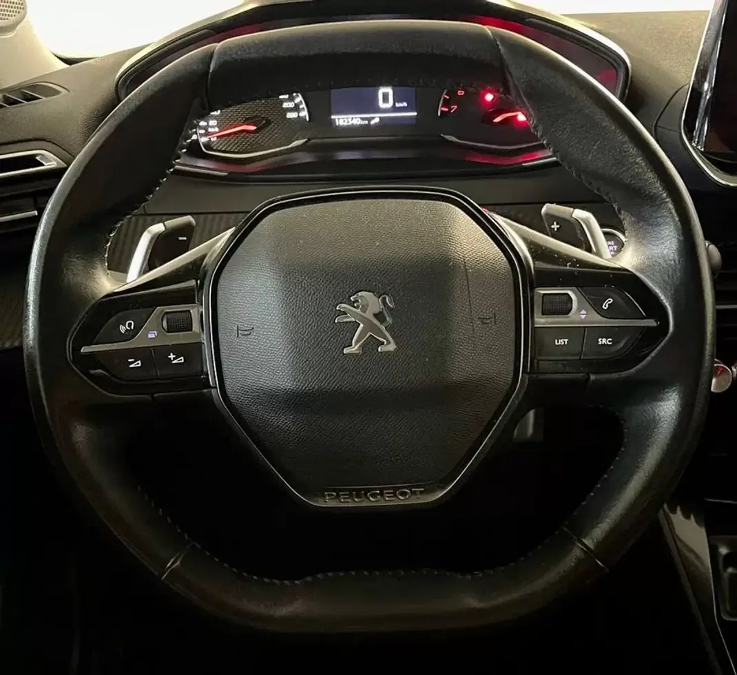 Peugeot 2008 2021 - 16350 EUR, 182000 km - AUTO.MOTO.pt - 182000km - foto 16 de 32