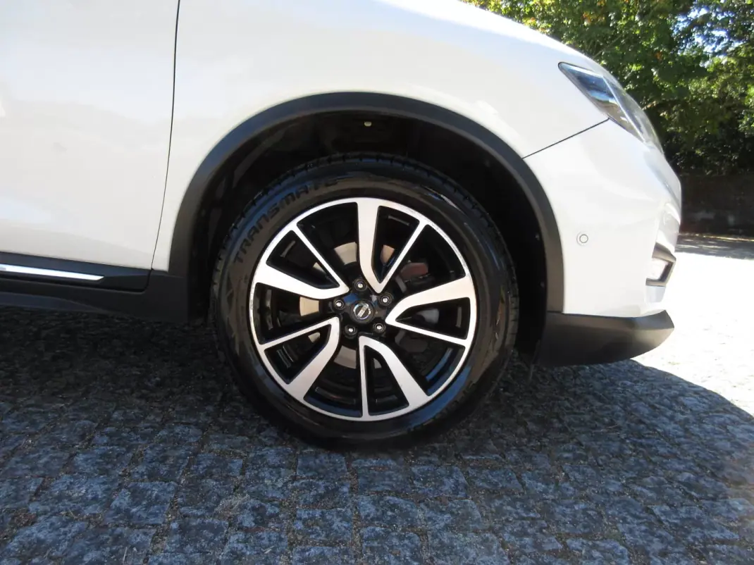 Nissan X-Trail 2017 - 18990 EUR, 179000 km - 179000km - foto 12 de 54