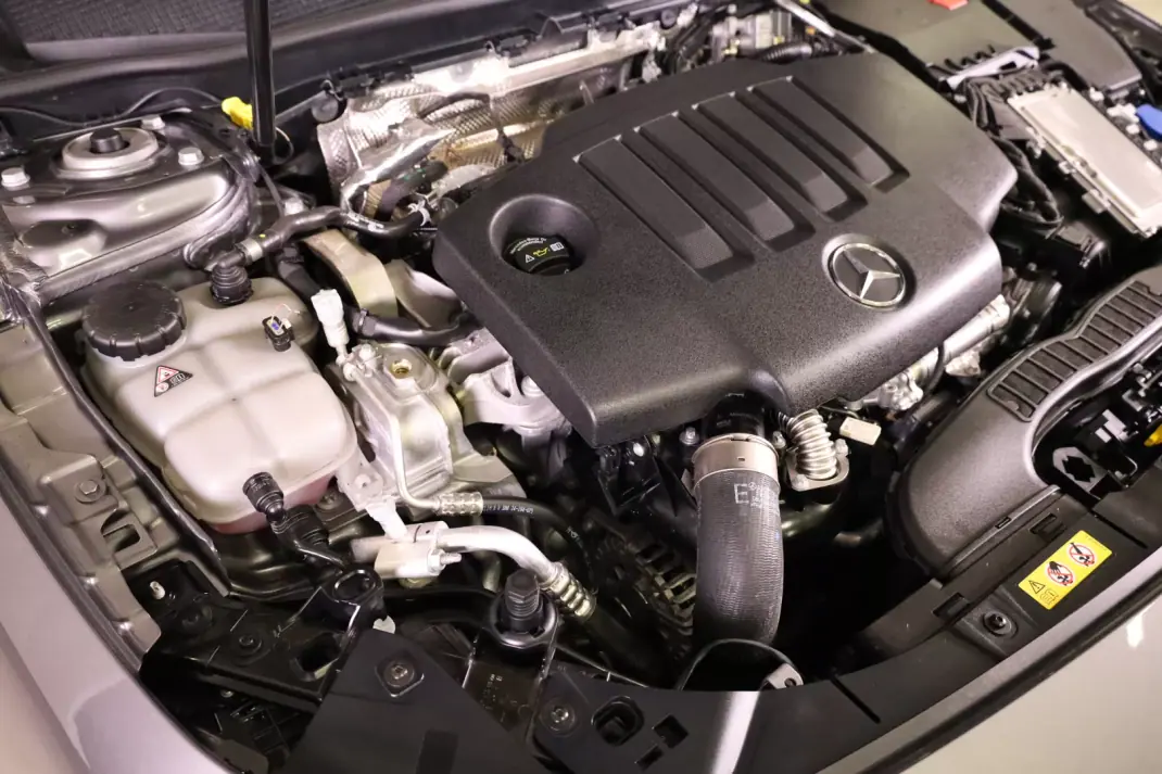 Mercedes-Benz A 180 Limousine 2025 - 39990 EUR, 6272 km - AUTO.MOTO.pt - 6272km - foto 7 de 47