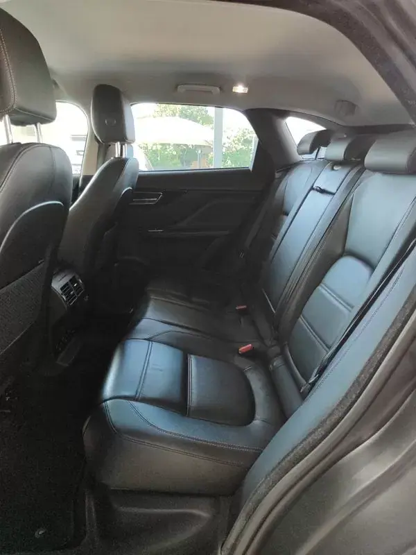 Jaguar F-Pace 2017 - 19750 EUR, 156000 km - AUTO.MOTO.pt - 156000km - foto 16 de 43
