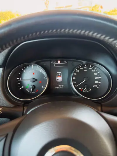Nissan Qashqai 2017 - 16500 EUR, 140072 km - 140072km - foto 14 de 17