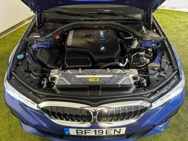 BMW 330e 2019 - 29750 EUR, 99000 km - AUTO.MOTO.pt - 99000km - foto 36 de 46