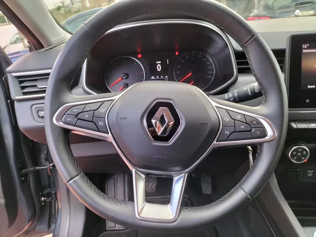 Renault Clio 2020 - 16250 EUR, 96000 km - AUTO.MOTO.pt - 96000km - foto 7 de 11