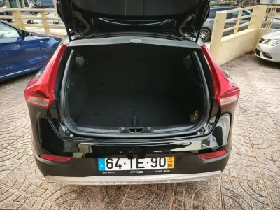 Volvo V40 Cross Country 2017 - 18500 EUR, 100000 km - AUTO.MOTO.pt - 100000km - foto 34 de 34