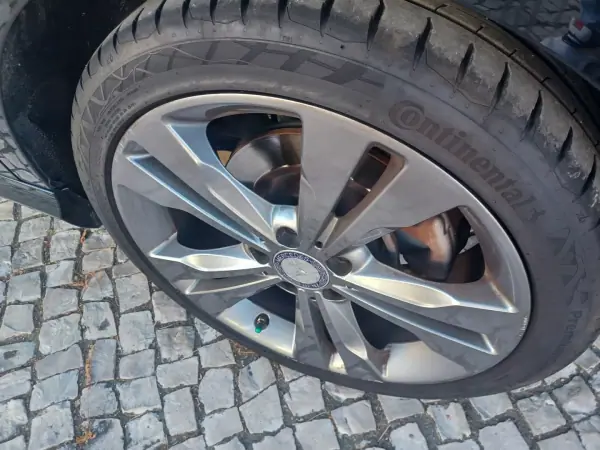 Mercedes-Benz CLA 180 2016 - 16890 EUR, 138109 km - AUTO.MOTO.pt - 138109km - foto 29 de 34