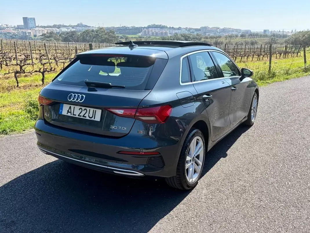 Audi A3 Sportback 2021 - 26900 EUR, 80400 km - AUTO.MOTO.pt - 80400km - foto 5 de 23