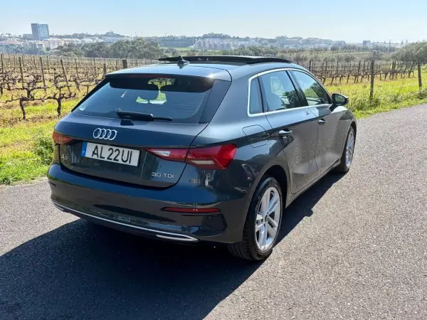 Audi A3 Sportback 2021 - 26900 EUR, 80400 km - AUTO.MOTO.pt - 80400km - foto 5 de 23