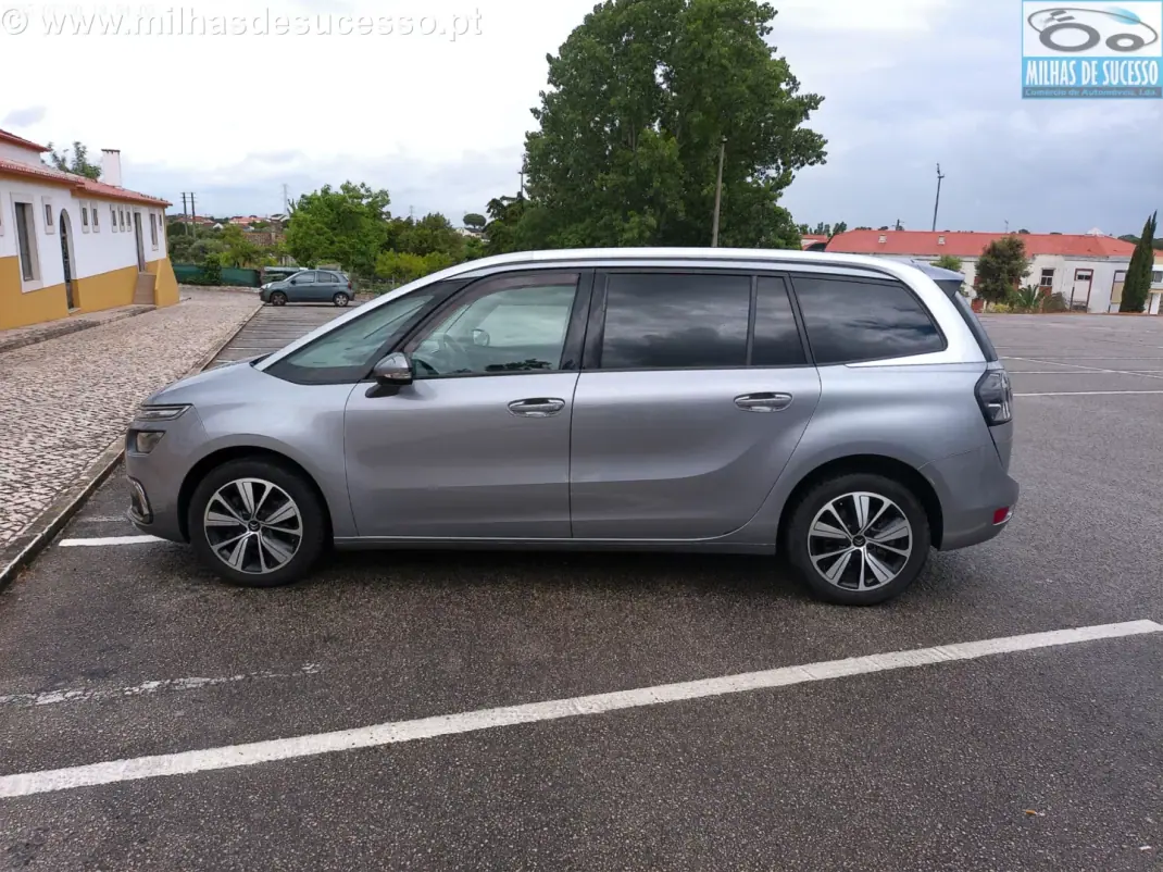 Citroën C4 Spacetourer 2019 - 15500 EUR, 123000 km - AUTO.MOTO.pt - 123000km - foto 10 de 22