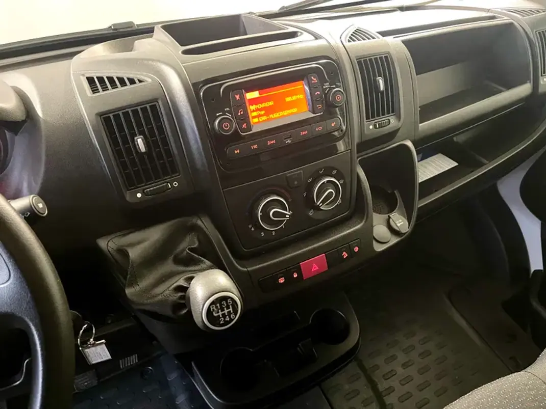 Fiat 2023 - 26450 EUR, 45000 km - AUTO.MOTO.pt - 45000km - foto 14 de 27