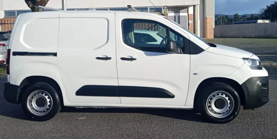 Citroën Berlingo 2019 - 11490 EUR, 48700 km - AUTO.MOTO.pt - 48700km - foto 4 de 15