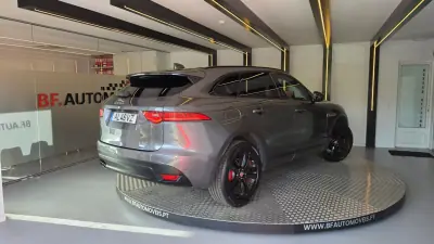 Jaguar F-Pace 2017 - 19500 EUR, 157804 km - 157804km - foto 22 de 74