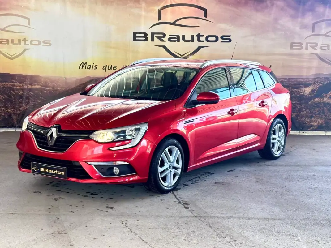 Renault Mégane Sport Tourer 2018 - 14900 EUR, 110134 km - AUTO.MOTO.pt - 110134km - foto 1 de 27