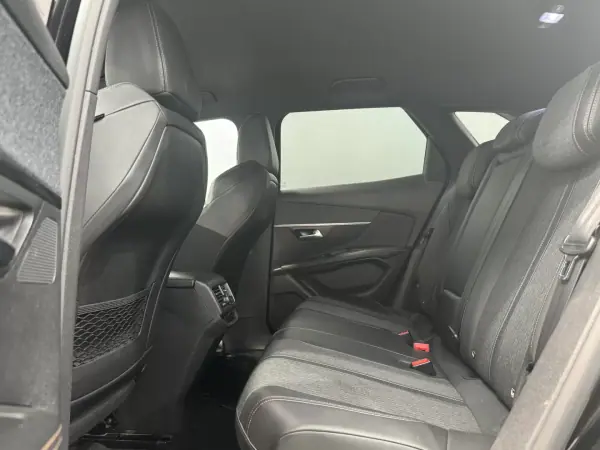 Peugeot 3008 2018 - 16990 EUR, 121000 km - AUTO.MOTO.pt - 121000km - foto 27 de 31