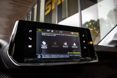 Peugeot e-208 2023 - 17800 EUR, 18457 km - AUTO.MOTO.pt - 18457km - foto 39 de 41