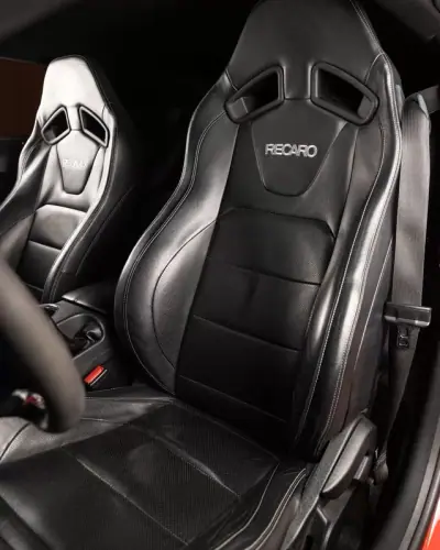 Ford Mustang 2016 - 47950 EUR, 107000 km - AUTO.MOTO.pt - 107000km - foto 12 de 25