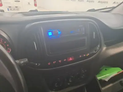 Fiat DOBLO CARGO 1.3 M-JET EASY 3 Lugares 2021 - 10990 EUR, 99701 km - AUTO.MOTO.pt - 99701km - foto 16 de 20