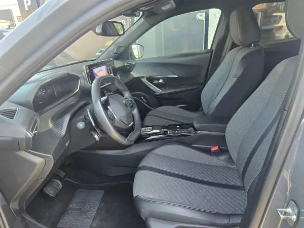 Peugeot 2008 2023 - 21900 EUR, 112000 km - AUTO.MOTO.pt - 112000km - foto 11 de 16