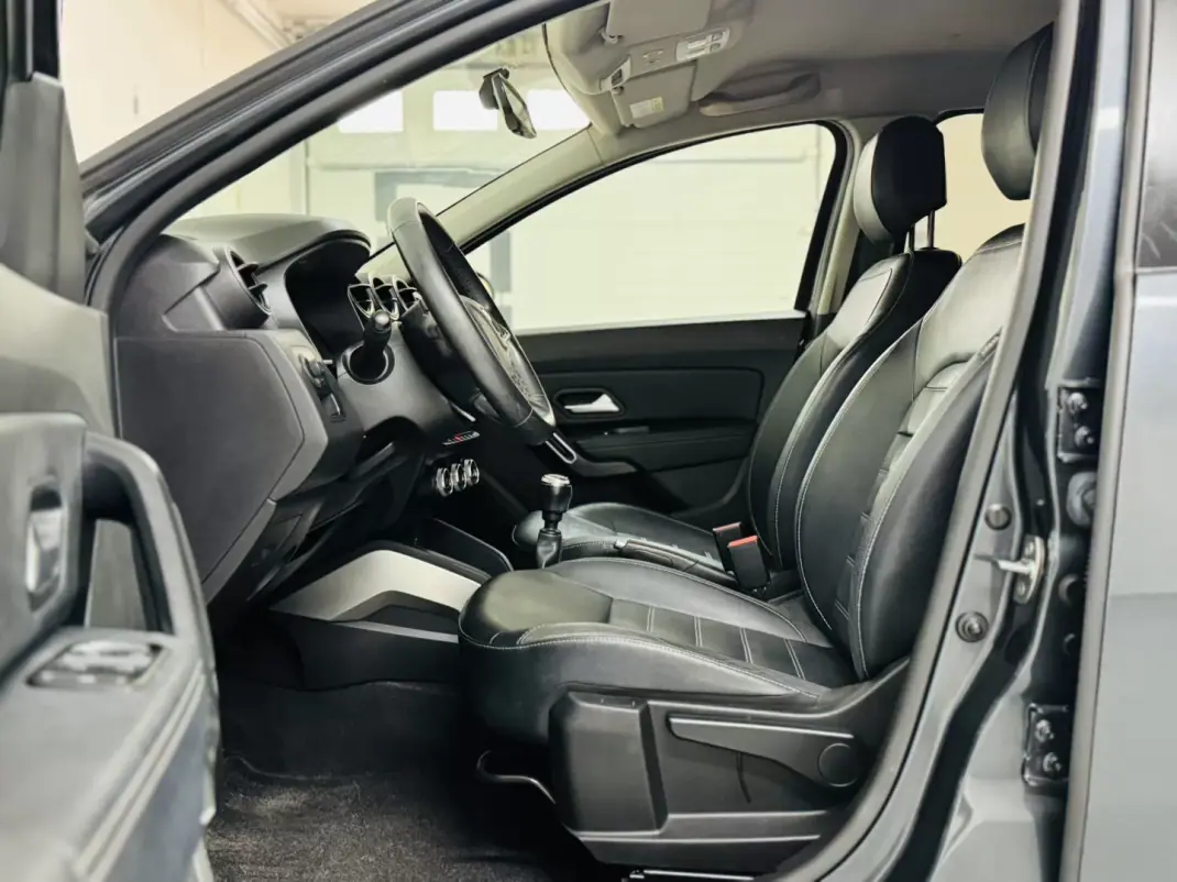 Dacia Duster 2020 - 15750 EUR, 128000 km - AUTO.MOTO.pt - 128000km - foto 26 de 60