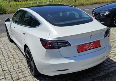 Tesla Model 3 2020 - 25500 EUR, 99000 km - AUTO.MOTO.pt - 99000km - foto 22 de 25