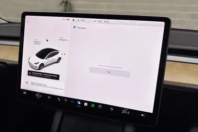 Tesla Model 3 2021 - 25450 EUR, 58710 km - AUTO.MOTO.pt - 58710km - foto 20 de 56