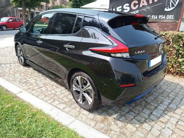 Nissan Leaf 2020 - 14900 EUR, 71868 km - AUTO.MOTO.pt - 71868km - foto 5 de 11