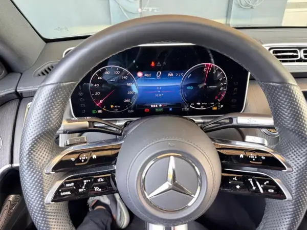 Mercedes-Benz S 580 2022 - 83500 EUR, 32330 km - AUTO.MOTO.pt - 32330km - foto 28 de 50