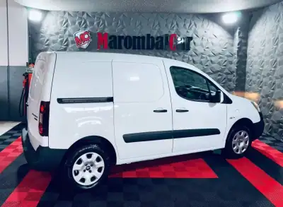 Peugeot e-Partner 2017 - 10990 EUR, 23174 km - AUTO.MOTO.pt - 23174km - foto 8 de 27