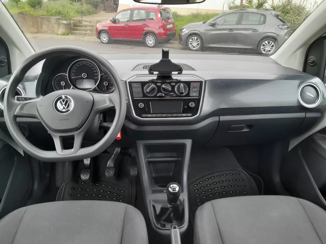 Volkswagen Up! 2024 - 15900 EUR, 43000 km - AUTO.MOTO.pt - 43000km - foto 8 de 11