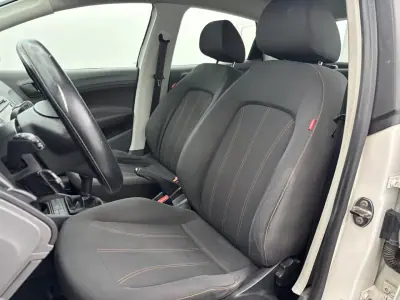 SEAT Ibiza 2011 — foto 4 de 20