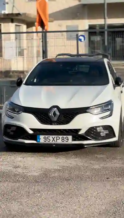 Renault Mégane 2019 - 25999 EUR, 110000 km - foto 1 de 9