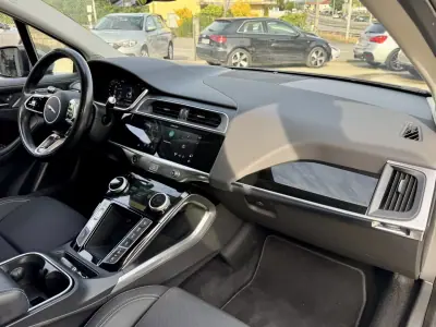 Jaguar I-Pace 2021 - 34999 EUR, 50000 km - AUTO.MOTO.pt - 50000km - foto 10 de 27