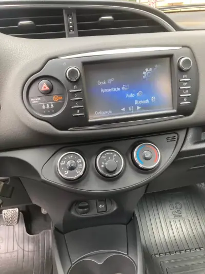 Toyota Yaris 2020 - 15900 EUR, 21350 km - AUTO.MOTO.pt - 21350km - foto 12 de 21