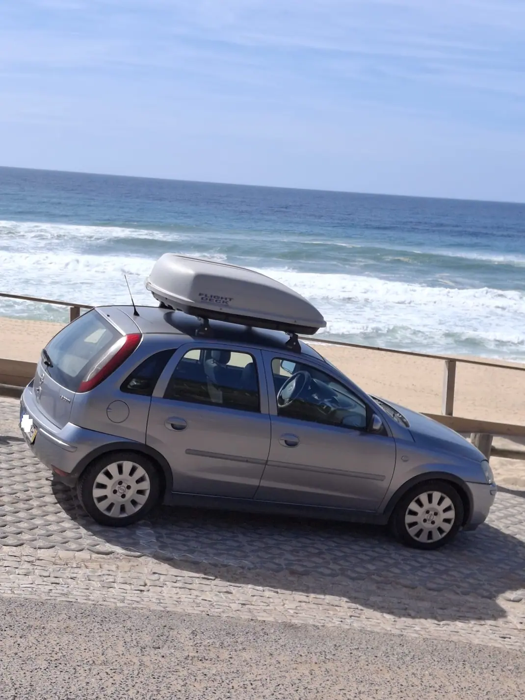 Opel Corsa 2004 - 3850 EUR, 285000 km - AUTO.MOTO.pt - 285000km - foto 11 de 18