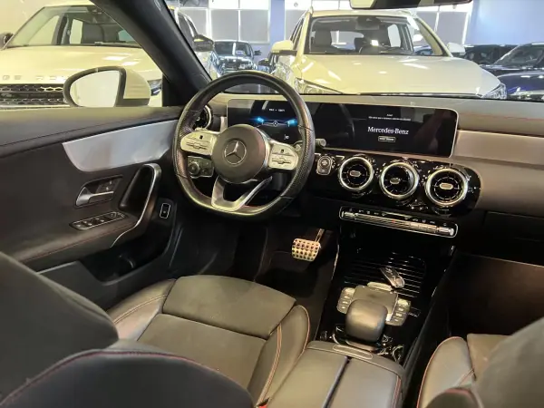 Mercedes-Benz CLA 180 2021 - 24990 EUR, 135000 km - AUTO.MOTO.pt - 135000km - foto 13 de 41