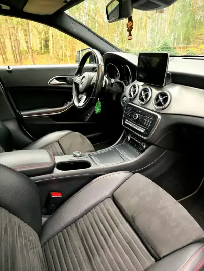 Mercedes-Benz CLA 220 2017 - 19990 EUR, 211000 km - AUTO.MOTO.pt - 211000km - foto 27 de 31
