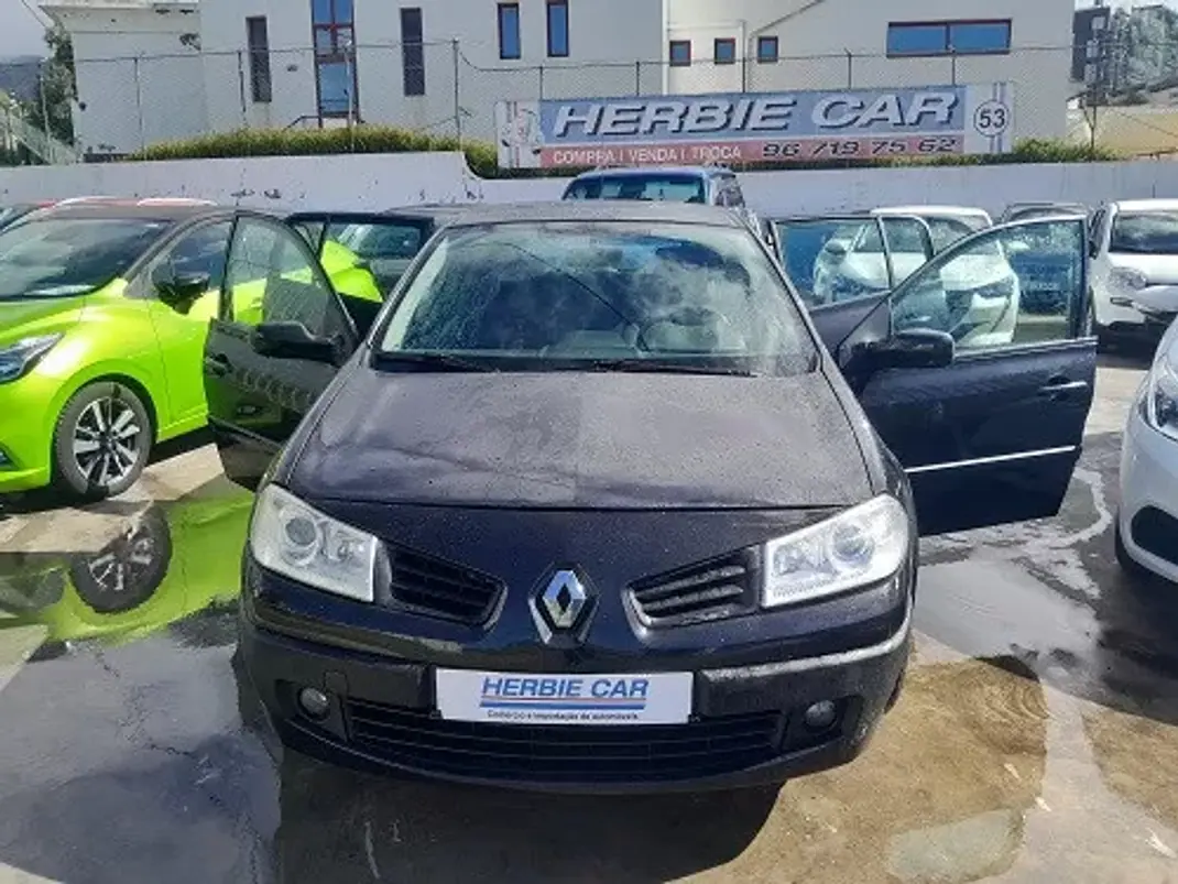 Renault Mégane Break 2007 - 4500 EUR, 262000 km - AUTO.MOTO.pt - 262000km - foto 1 de 13