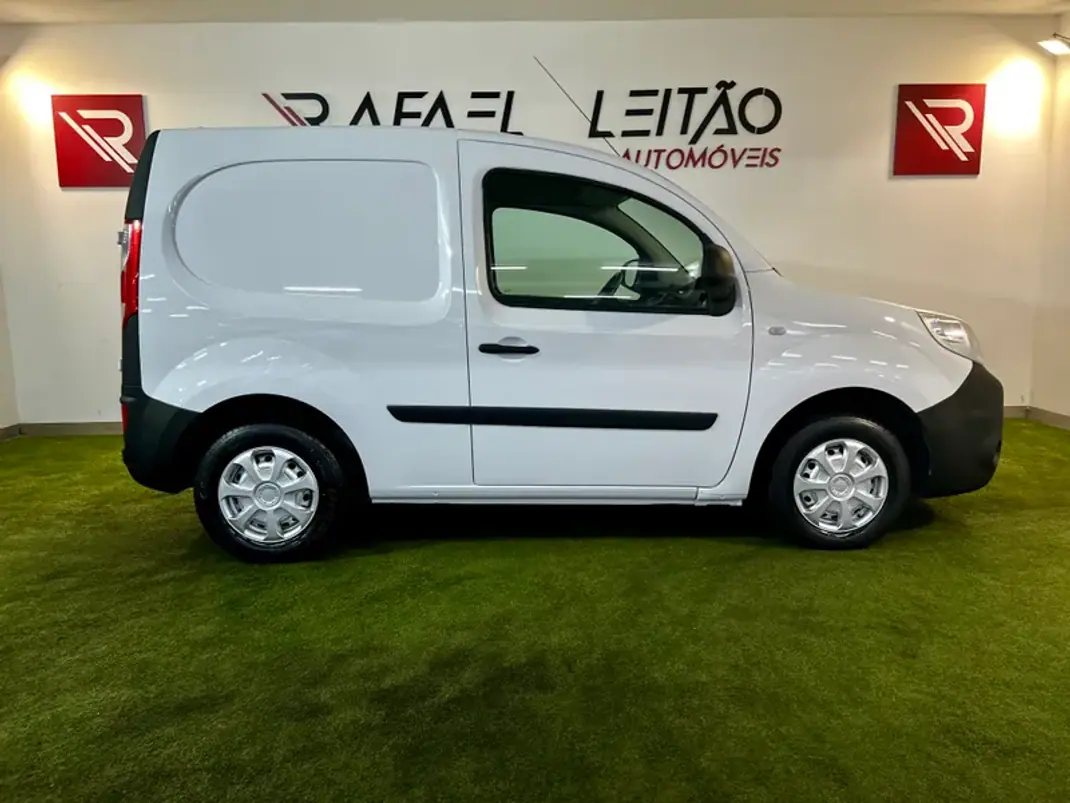 Renault KANGOO EXPRESS 1.5 DCI BUSINESS 3 L S/S 2015 - 7700 EUR, 226000 km - AUTO.MOTO.pt - 226000km - foto 10 de 23