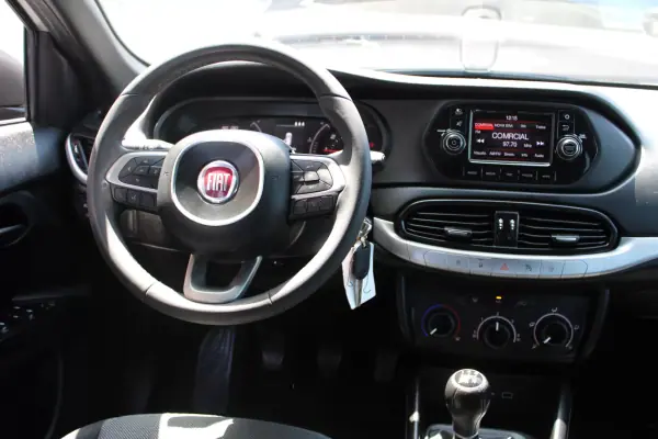 Fiat Tipo Station Wagon 2021 - 9990 EUR, 192500 km - AUTO.MOTO.pt - 192500km - foto 20 de 25