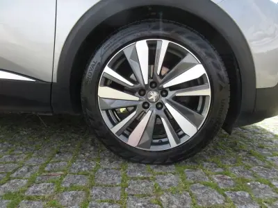 Peugeot 3008 2017 - 17990 EUR, 168000 km - AUTO.MOTO.pt - 168000km - foto 14 de 37