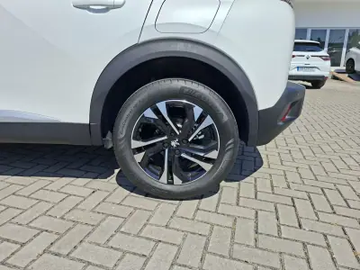 Peugeot 2008 2022 - 16750 EUR, 42500 km - AUTO.MOTO.pt - 42500km - foto 9 de 28