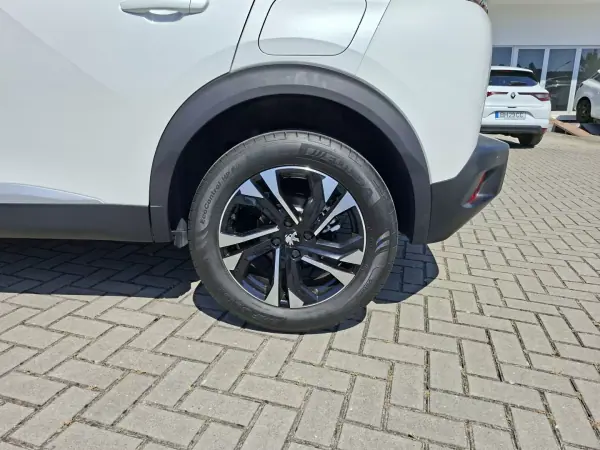 Peugeot 2008 2022 - 16750 EUR, 42500 km - AUTO.MOTO.pt - 42500km - foto 9 de 28