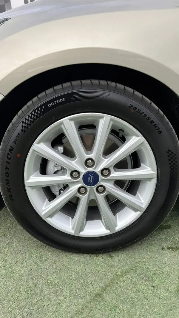 Ford Focus 2015 - 13500 EUR, 117793 km - AUTO.MOTO.pt - 117793km - foto 24 de 26